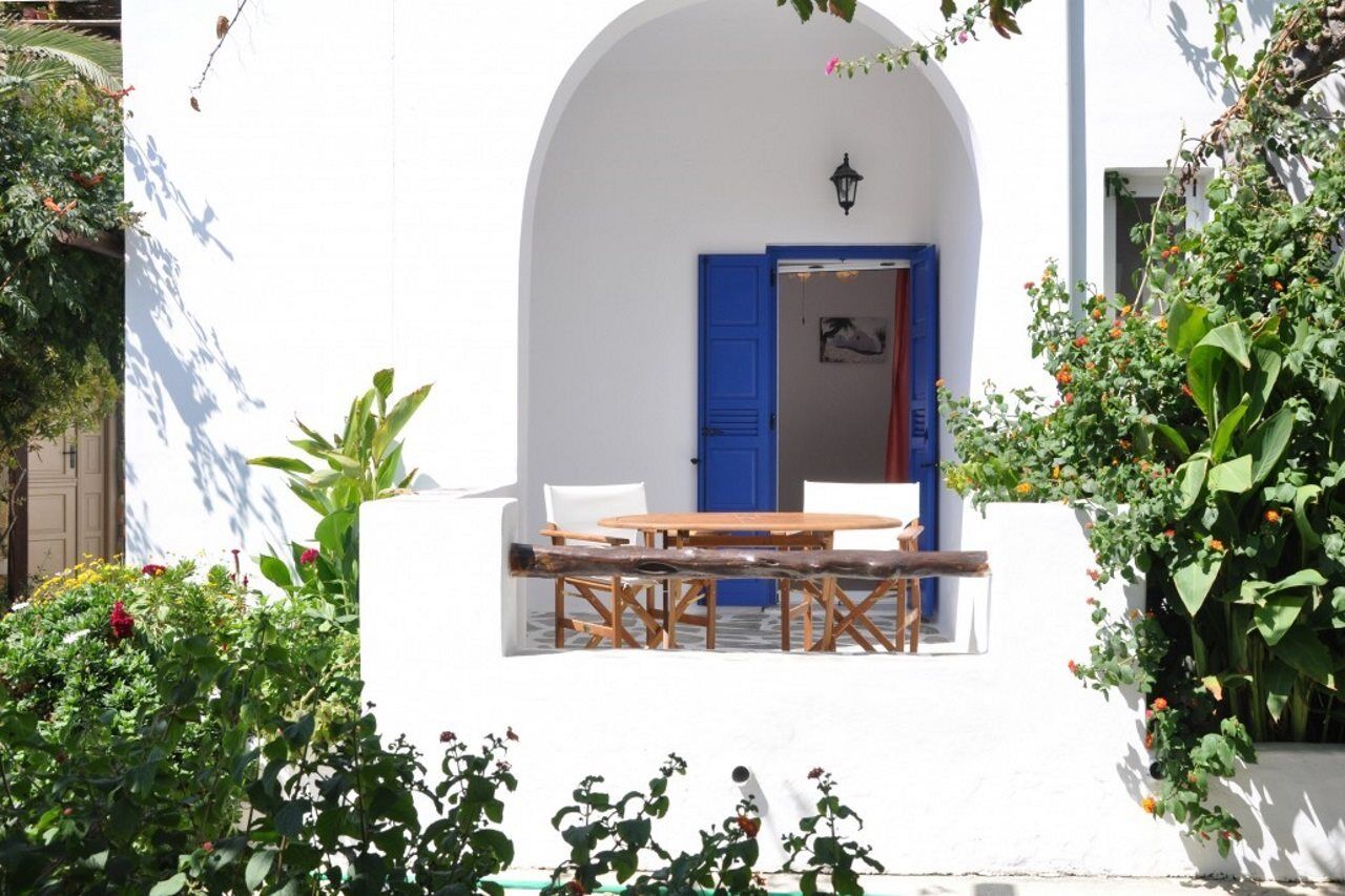 Levrossos Beach Apartments Ngoại thất bức ảnh